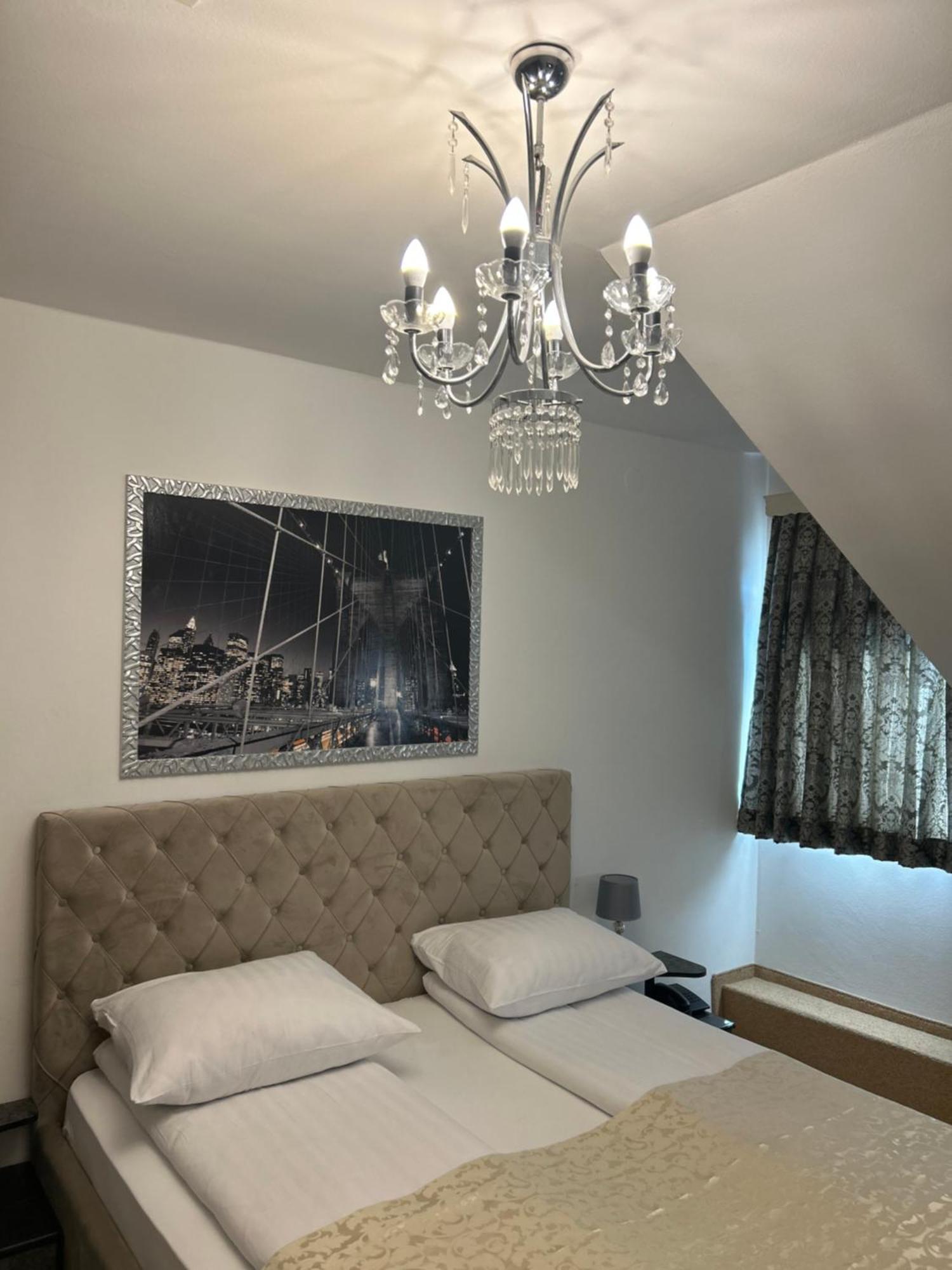ססבטה Hotel Martini Zagreb Hotel And Restaurant מראה חיצוני תמונה