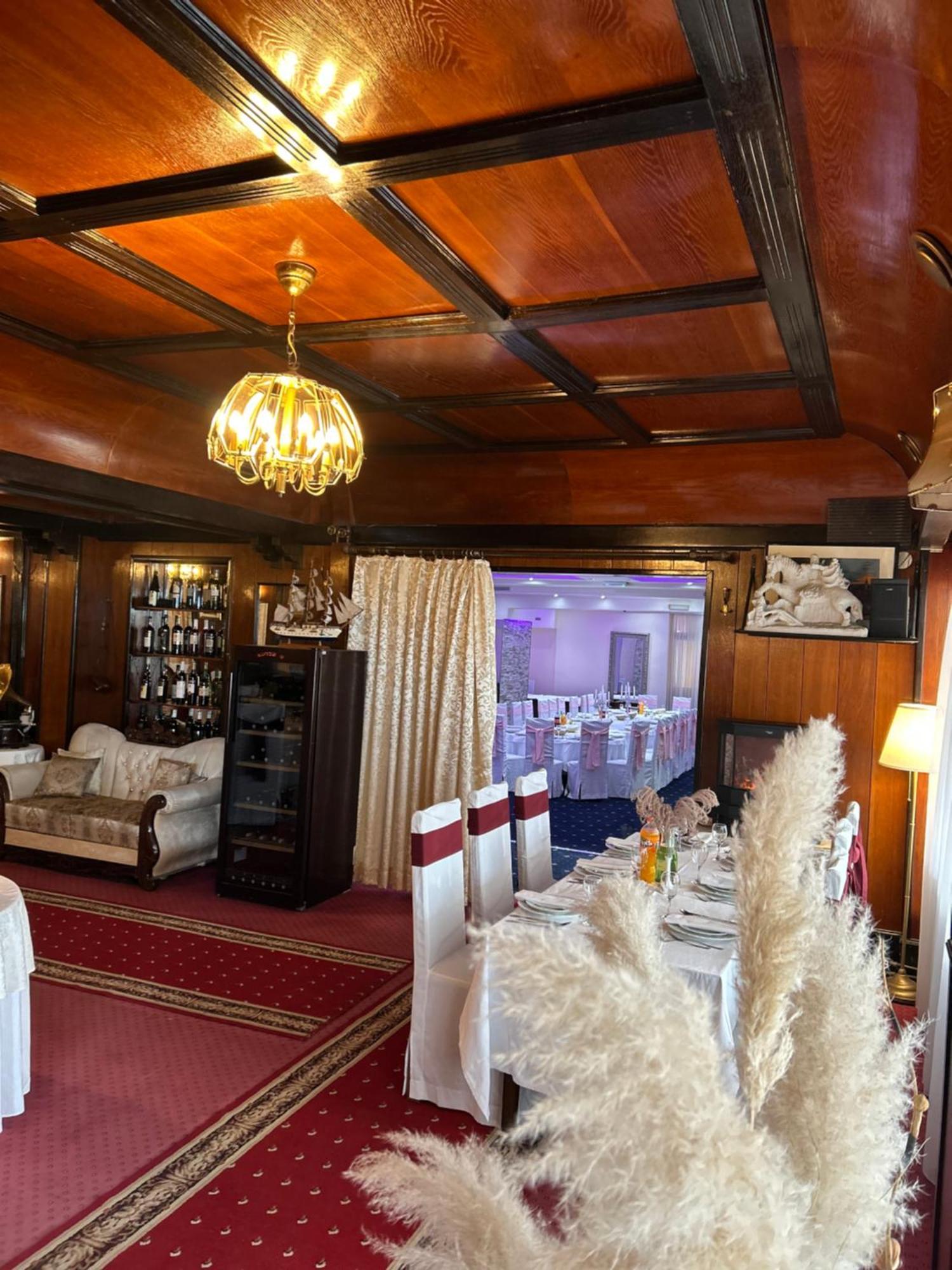 ססבטה Hotel Martini Zagreb Hotel And Restaurant מראה חיצוני תמונה