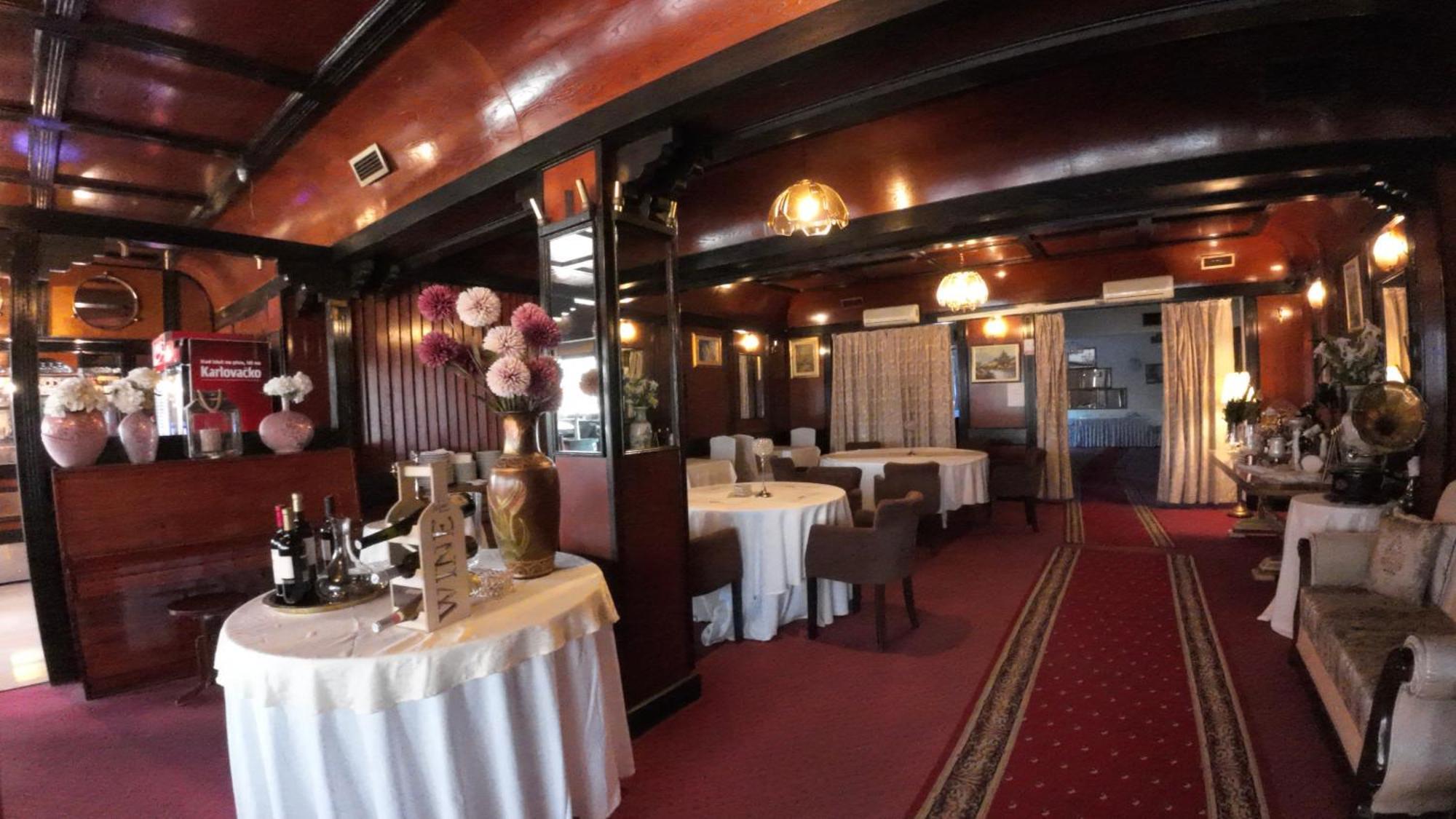 ססבטה Hotel Martini Zagreb Hotel And Restaurant מראה חיצוני תמונה