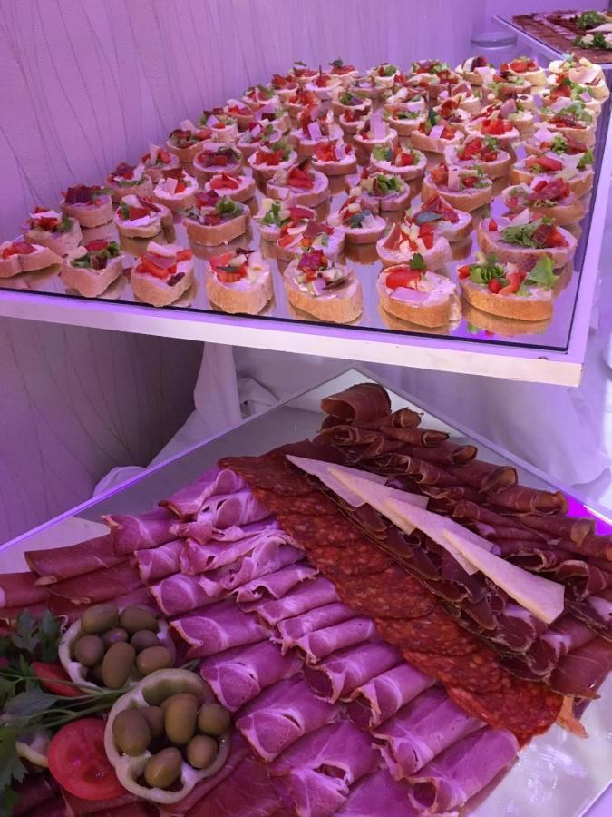 ססבטה Hotel Martini Zagreb Hotel And Restaurant מראה חיצוני תמונה